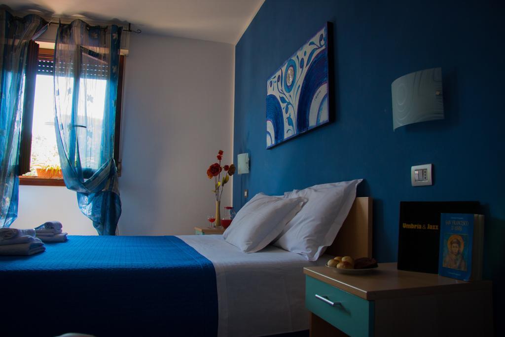 P&P Assisi Camere Bastia Umbra Quarto foto